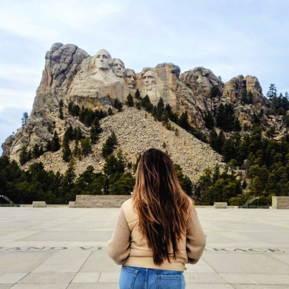 Gucci Other - 🎀JOIN US 2/2 AT 3 30 EST🎀